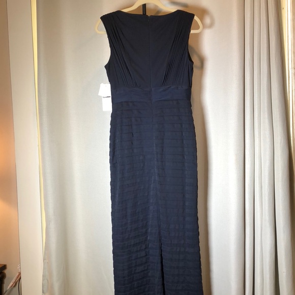 Adrianna Papell Navy Blue Gown Size 6 - Picture 7 of 8